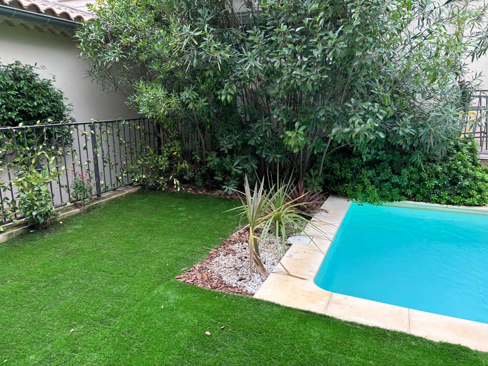 Les Jardins Du Castelas - Piscines, Jardins Et Spas Privatifs Uchaux 외부 사진
