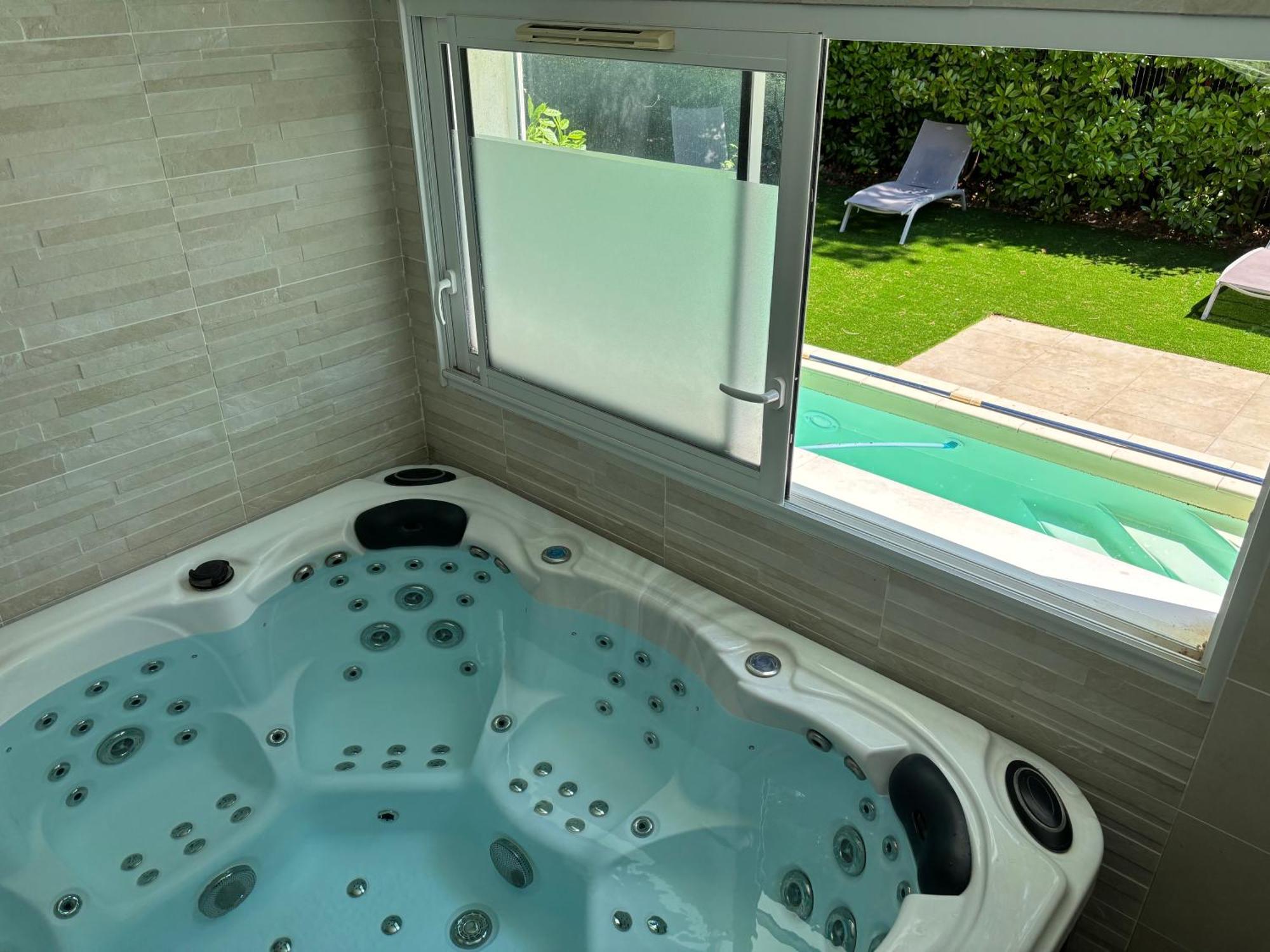 Les Jardins Du Castelas - Piscines, Jardins Et Spas Privatifs Uchaux 외부 사진